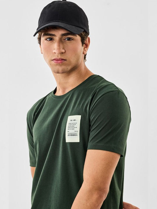 Zibilo Minimal Patch T-Shirt for Men – Forest Green Casual Cotton Tee